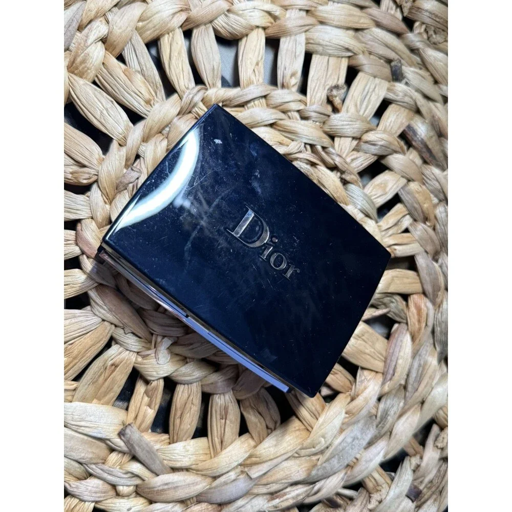 DIOR Forever Natural Velvet Transfer-Proof Compact Foundation/Shade 5N